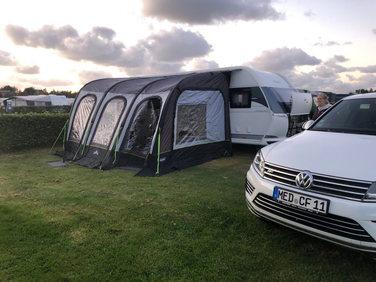 wir sind zur Zeit wieder in Vester Husby. Also eigentlich in Vedersø Klit. Kein Haus. Mit unserem Wohnwagen. Es ist schon schön, sein eigenes Schneckenhaus zu haben....

https://www.vollmersweb.de/2025/und-vester-husby/