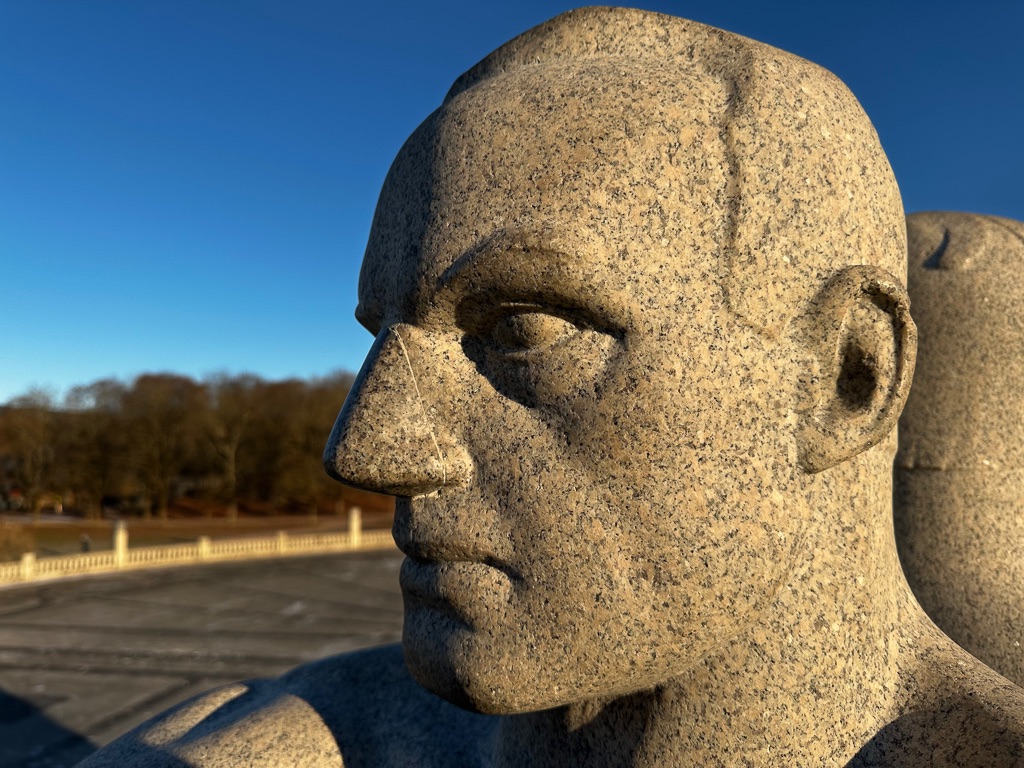 Oslo

Wie bereits erwähnt. Wir sind wohl „süchtig“ nach French Kiss Frühstück.

Danach gleich wieder zum Landgang aufgebrochen. Da wir die letzten Tage doch immer wieder einige Kilometer gemacht haben (um die 12 jeden Tag) wollten wir es Heute einmal ruhiger angehen lassen. Ein kleiner Spaziergang

https://www.vollmersweb.de/2025/oslo/