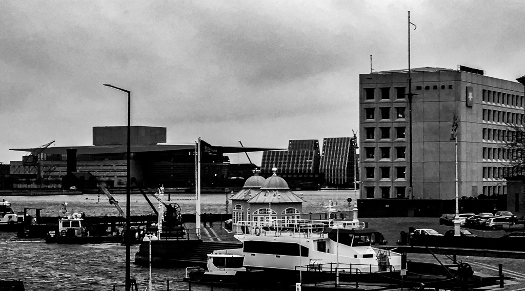 Kopenhagen – 27.01.2025

Morgens in Kopenhagen angekommen. Liegeplatz im äußeren Hafenbereich. Wetter nicht wirklich begeisternd....

https://www.vollmersweb.de/2025/kopenhagen-27-01-2025/